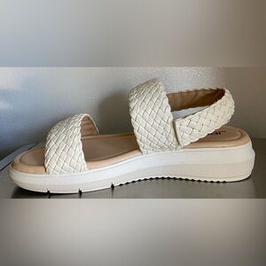 JBU..Women's Cream Woven Sandals
